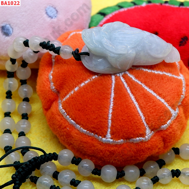 BA1022 สร้อยคอหยก จี้รูปกบคาบเหรียญ หยกขาว ราคา 449 บาท http://www.hengmark.com/view_product/BA1022.htm