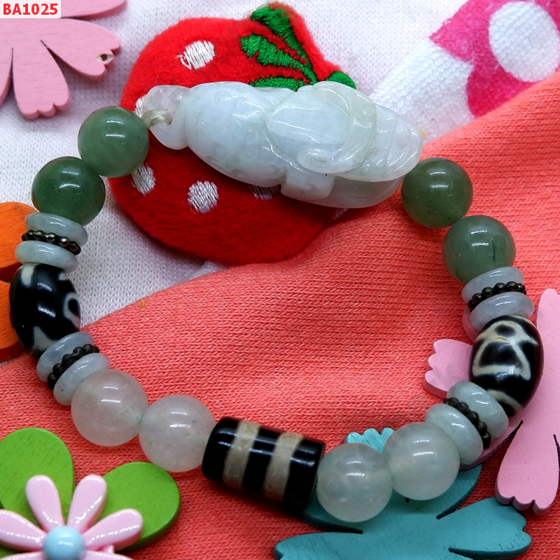 BA1025 สร้อยข้อมือกบคาบเหรียญ+DZI 3เม็ด ราคา 649 บาท http://www.hengmark.com/view_product/BA1025.htm BA1025 สร้อยข้อมือกบคาบเหรียญ+DZI 3เม็ด ราคา 649 บาท http://www.hengmark.com/view_product/BA1025.htm