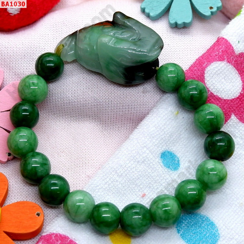 BA1030 สร้อยข้อมือกบคาบเหรียญหยกเขียว ราคา 569 บาท http://www.hengmark.com/view_product/BA1030.htm