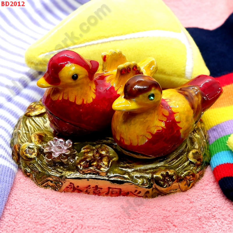 BD2012 เป็ดแมนดาริน ตลับเครื่องประดับฝังคริสตัล ราคา 949 บาท http://www.hengmark.com/view_product/BD2012.htm BD2012 เป็ดแมนดาริน ตลับเครื่องประดับฝังคริสตัล ราคา 949 บาท http://www.hengmark.com/view_product/BD2012.htm