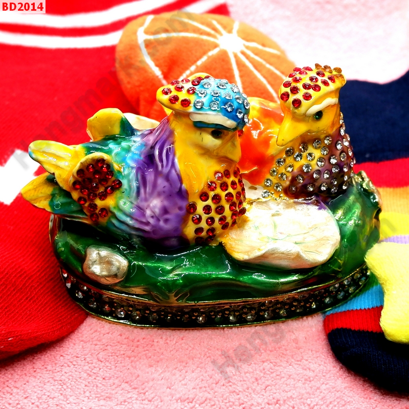 BD2014 เป็ดแมนดารินสีฟ้า ตลับเครื่องประดับฝังคริสตัล ราคา 1099 บาท http://www.hengmark.com/view_product/BD2014.htm BD2014 เป็ดแมนดารินสีฟ้า ตลับเครื่องประดับฝังคริสตัล ราคา 1099 บาท http://www.hengmark.com/view_product/BD2014.htm