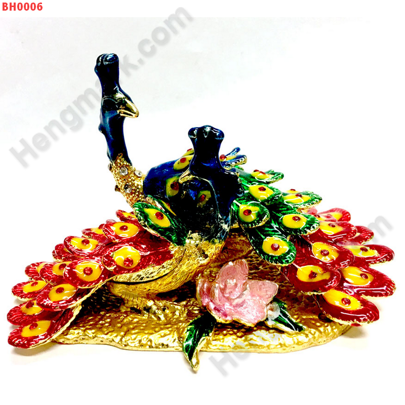 BH0006 นกยูงคู่ ตลับเครื่องประดับฝังคริสตัล ราคา 949 บาท http://www.hengmark.com/view_product/BH0006.htm BH0006 นกยูงคู่ ตลับเครื่องประดับฝังคริสตัล ราคา 949 บาท http://www.hengmark.com/view_product/BH0006.htm