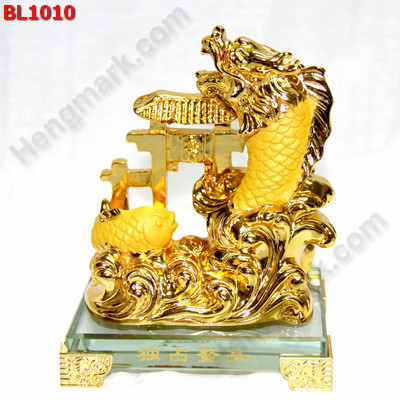 BL1010 ปลาคู่ ประตูมังกร เรซิ่นเคลือบทอง ราคา 999 บาท http://www.hengmark.com/view_product/BL1010.htm