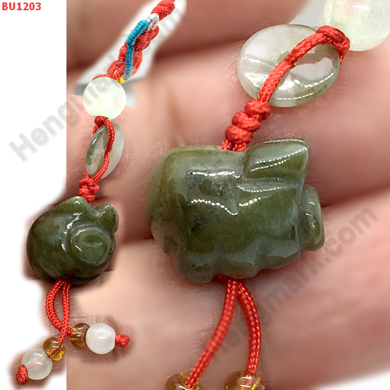 BU1203 หมูหยก แขวนมือถือ ราคา 99 บาท http://www.hengmark.com/view_product/BU1203.htm