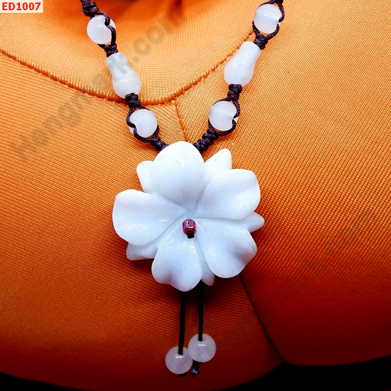 ED1007 สร้อยคอ จี้ดอกโบตั๋นหยก ราคา 199 บาท http://www.hengmark.com/view_product/ED1007.htm