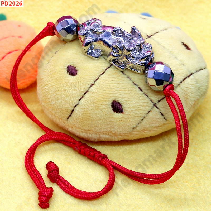 PD2026 สร้อยข้อมือเชือกปี่เซียะสีเงิน เชือกน้ำตาล ราคา 289 บาท http://www.hengmark.com/view_product/PD2026.htm