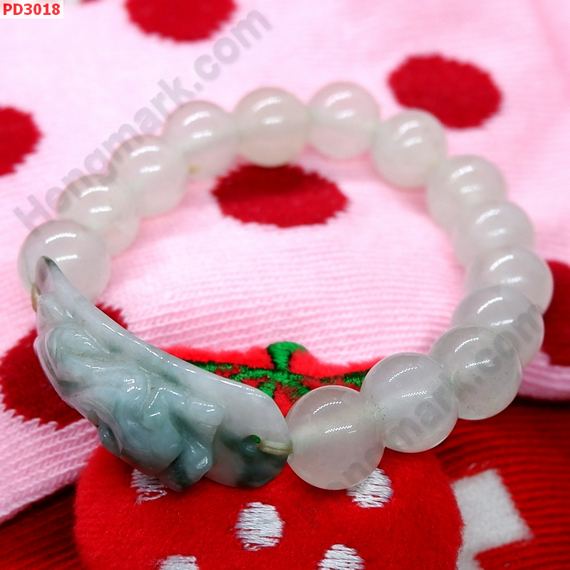 PD3018 สร้อยข้อมือปี่เซียะหยกสีขาวอมเขียว ราคา 399 บาท http://www.hengmark.com/view_product/PD3018.htm