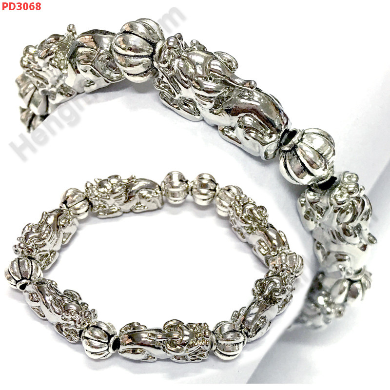 PD3068 สร้อยข้อมือปี่เซียะโลหะเงิน 6 ตัว ราคา 549 บาท http://www.hengmark.com/view_product/PD3068.htm