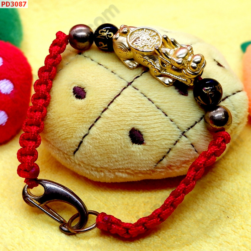 PD3087 สร้อยข้อมือปี่เซียะทอง+คาถา เชือกถัก ราคา 399 บาท http://www.hengmark.com/view_product/PD3087.htm