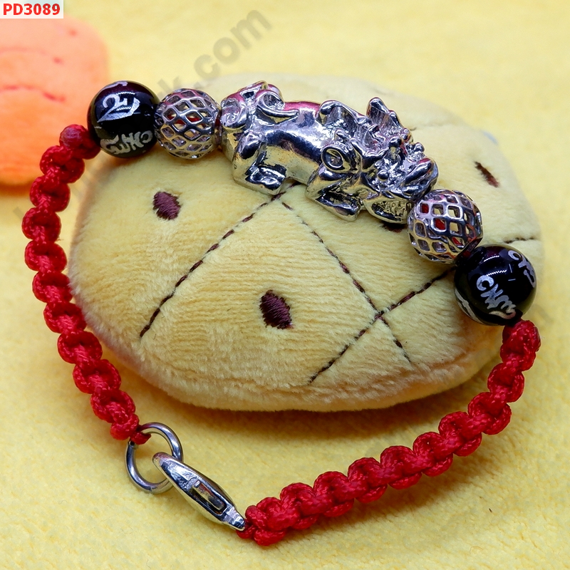 PD3089 สร้อยข้อมือเชือกปี่เซียะสีเงิน+คาถา ราคา 399 บาท http://www.hengmark.com/view_product/PD3089.htm