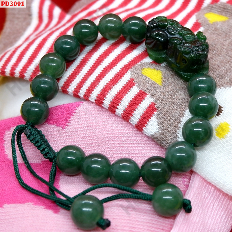 PD3091 สร้อยข้อมือปี่เซียะหินสีเขียวเข้มสร้อยเชือก ราคา 399 บาท http://www.hengmark.com/view_product/PD3091.htm