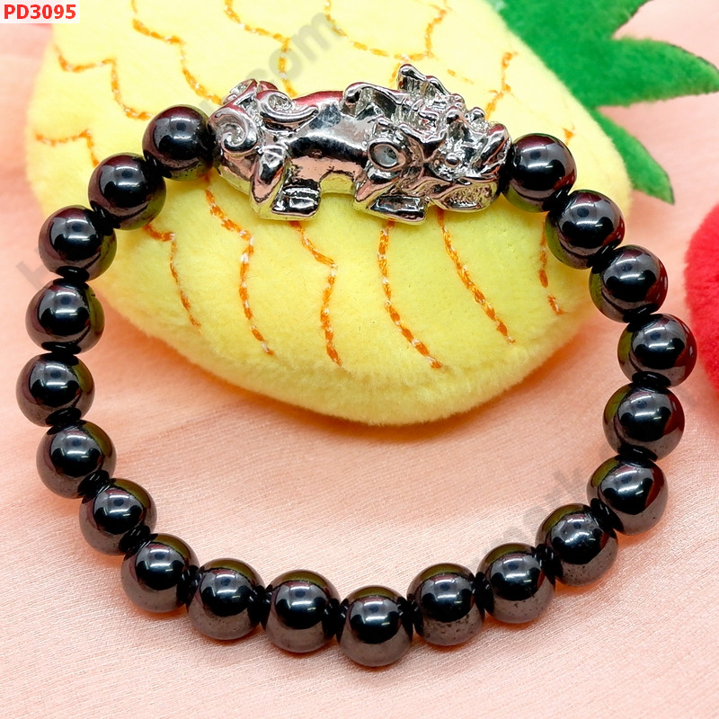 PD3095 สร้อยข้อมือปี่เซียะสีเงินร้อยเฮมาไทด์ ราคา 399 บาท http://www.hengmark.com/view_product/PD3095.htm