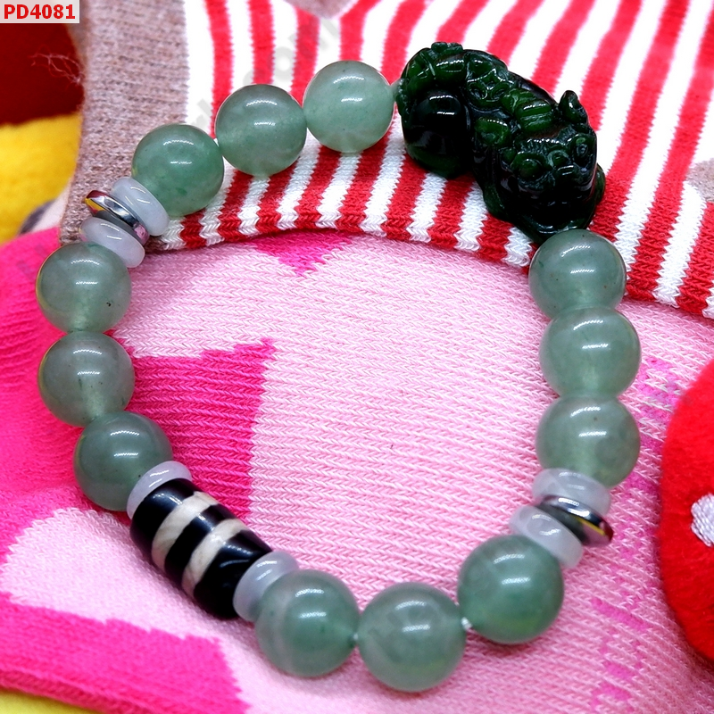 PD4081 สร้อยข้อมือปี่เซียะหยกเขียวเข้ม+DZI ราคา 499 บาท http://www.hengmark.com/view_product/PD4081.htm PD4081 สร้อยข้อมือปี่เซียะหยกเขียวเข้ม+DZI ราคา 499 บาท http://www.hengmark.com/view_product/PD4081.htm