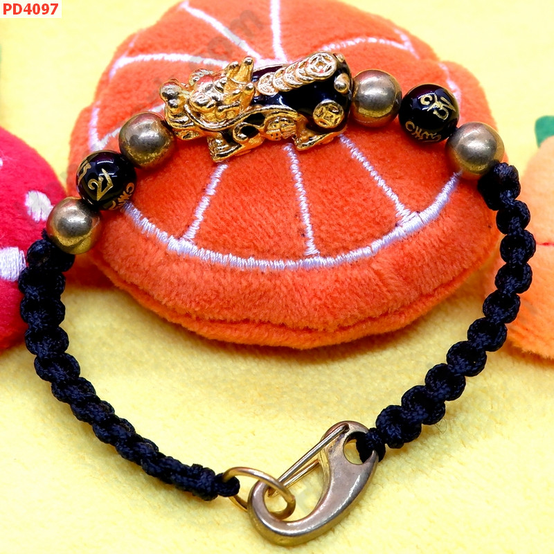 PD4097 สร้อยข้อมือปี่เซียะทองเ+คาถา เชือกถัก ราคา 469 บาท http://www.hengmark.com/view_product/PD4097.htm