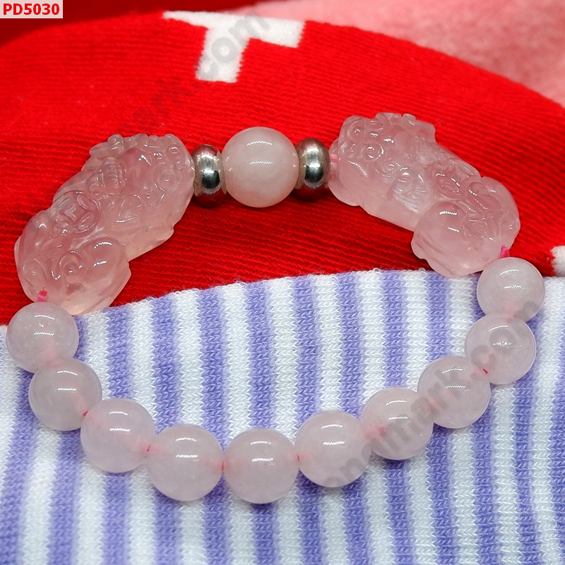 PD5030 สร้อยข้อมือปี่เซียะโรสควอตซ์คู่ ราคา 599 บาท http://www.hengmark.com/view_product/PD5030.htm PD5030 สร้อยข้อมือปี่เซียะโรสควอตซ์คู่ ราคา 599 บาท http://www.hengmark.com/view_product/PD5030.htm