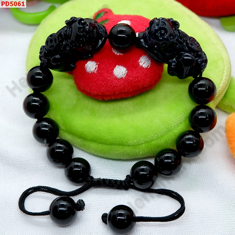 PD5061 สร้อยข้อมือปี่เซียะคู่ หินอะเกตดำ สร้อยเชือก ราคา 599 บาท http://www.hengmark.com/view_product/PD5061.htm PD5061 สร้อยข้อมือปี่เซียะคู่ หินอะเกตดำ สร้อยเชือก ราคา 599 บาท http://www.hengmark.com/view_product/PD5061.htm