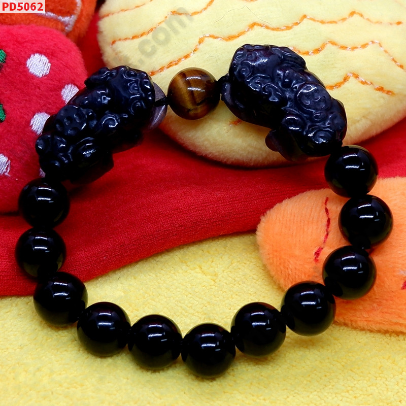 PD5062 สร้อยข้อมือปี่เซียะคู่ หินอะเกตดำ ราคา 599 บาท http://www.hengmark.com/view_product/PD5062.htm