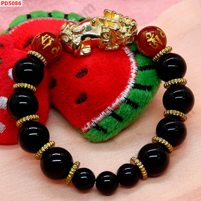 PD5086 สร้อยข้อมือปี่เซียะโลหะสีทอง+คาถาทิเบต ราคา 599 บาท http://www.hengmark.com/view_product/PD5086.htm