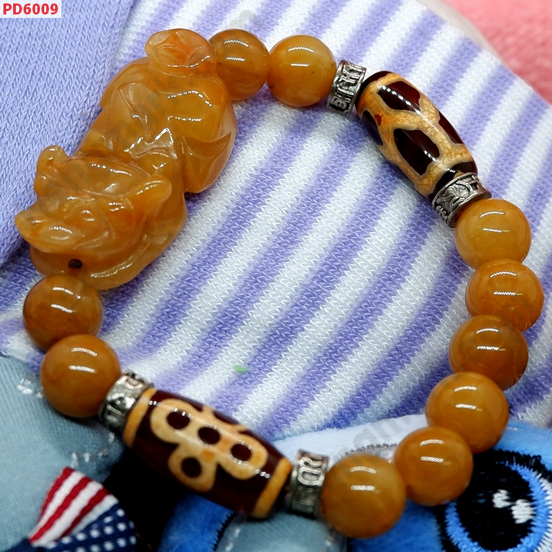 PD6009 สร้อยข้อมือปี่เซียะหยกเหลือง+DZI  ราคา 699 บาท http://www.hengmark.com/view_product/PD6009.htm PD6009 สร้อยข้อมือปี่เซียะหยกเหลือง+DZI  ราคา 699 บาท http://www.hengmark.com/view_product/PD6009.htm
