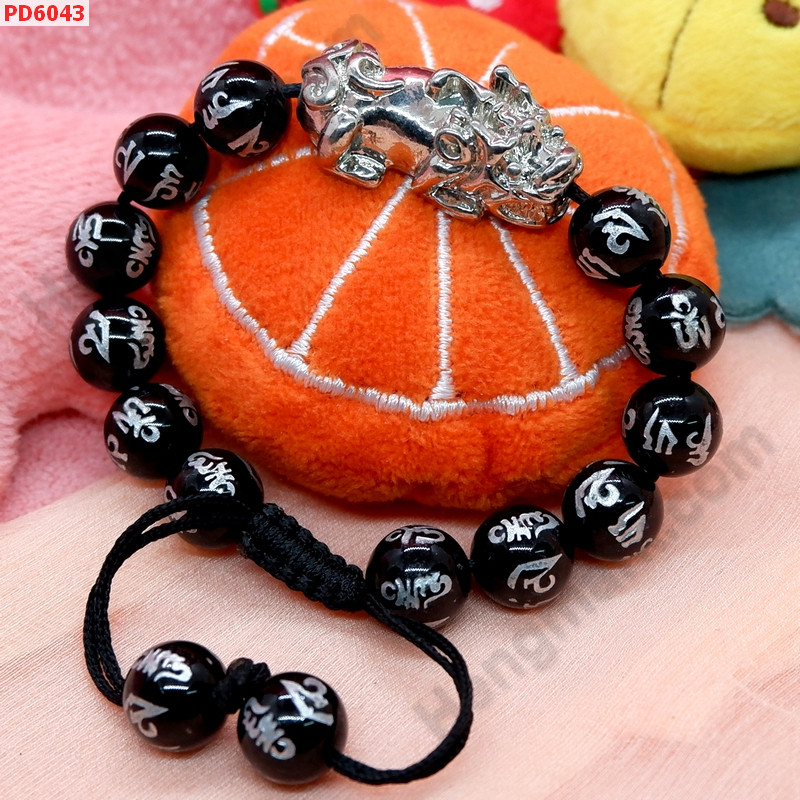 PD6043 สร้อยข้อมือปี่เซียะสีเงิน+คาถาสร้อยเชือก ราคา 629 บาท http://www.hengmark.com/view_product/PD6043.htm