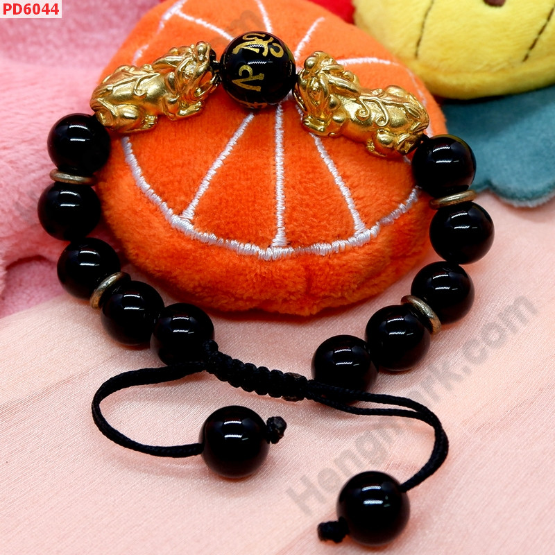 PD6044 สร้อยข้อมือปี่เซียะสีทองคู่+คาถาทิเบตสร้อยเชือก ราคา 699 บาท http://www.hengmark.com/view_product/PD6044.htm