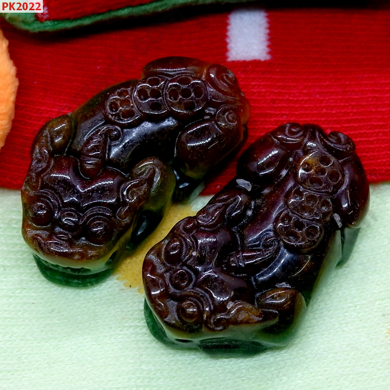 PK2022 ปี่เซียะคู่ หยกเขียวน้ำตาล ราคา 600 บาท http://www.hengmark.com/view_product/PK2022.htm PK2022 ปี่เซียะคู่ หยกเขียวน้ำตาล ราคา 600 บาท http://www.hengmark.com/view_product/PK2022.htm