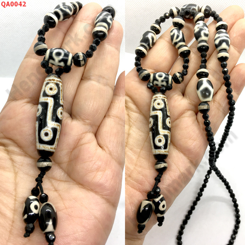 QA0042 สร้อยคอหินทิเบต 9 ตาร้อยรวมกับหินลายอื่นๆ ราคา 2139 บาท http://www.hengmark.com/view_product/QA0042.htm