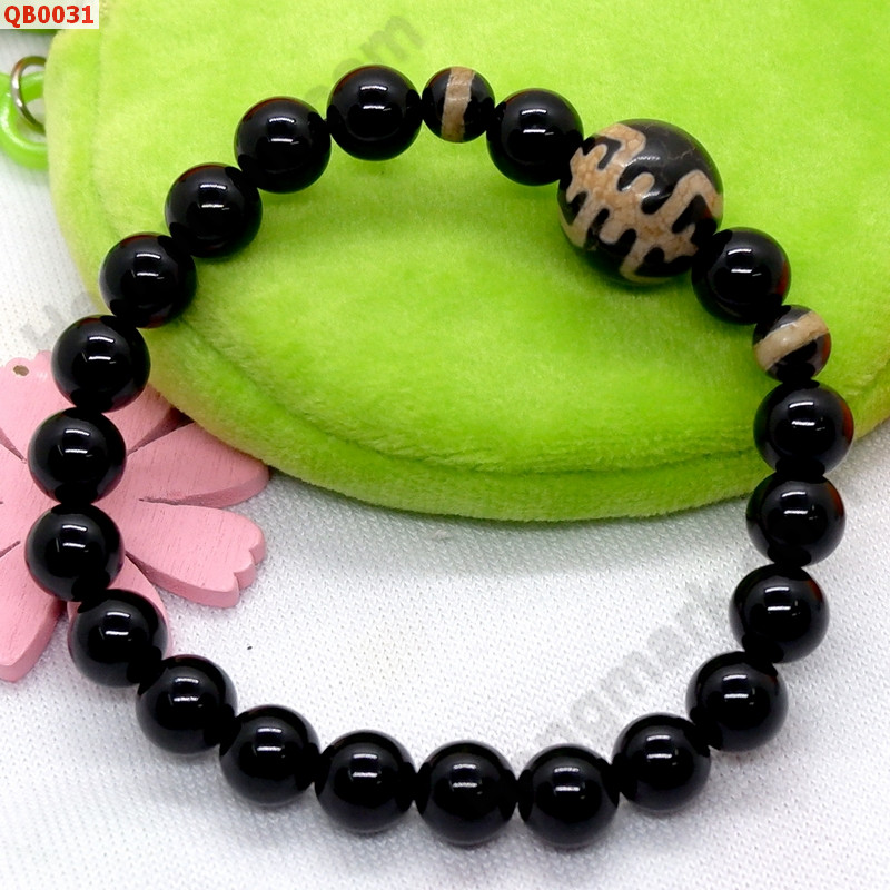 QB0031 สร้อยข้อมือหินDZI ลายอายุยืน+หมอยา ราคา 199 บาท http://www.hengmark.com/view_product/QB0031.htm