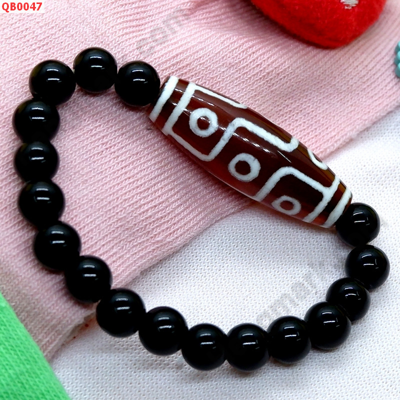 QB0047 สร้อยข้อมือ หินดีซีไอ 9 ตา ราคา 359 บาท http://www.hengmark.com/view_product/QB0047.htm