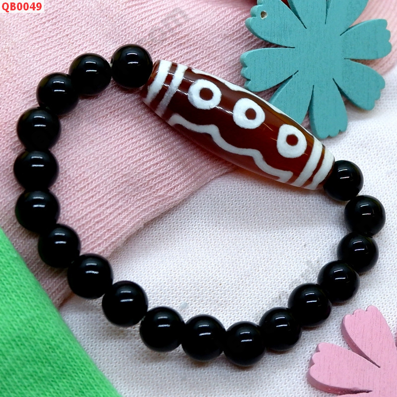 QB0049 สร้อยข้อมือ DZI 5 ตา ราคา 359 บาท http://www.hengmark.com/view_product/QB0049.htm