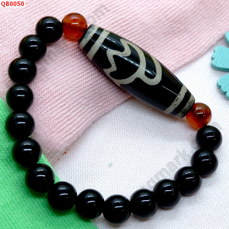 QB0050 สร้อยข้อมือ หินดีซีไอ ลายดอกบัว ราคา 379 บาท http://www.hengmark.com/view_product/QB0050.htm