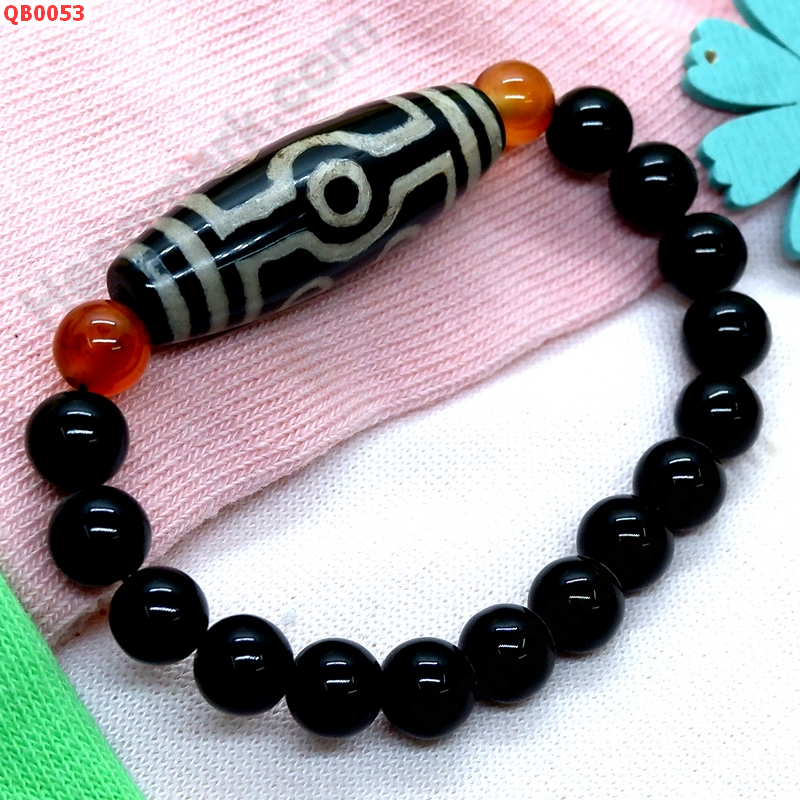QB0053 สร้อยข้อมือ DZI 7 ตา ราคา 379 บาท http://www.hengmark.com/view_product/QB0053.htm