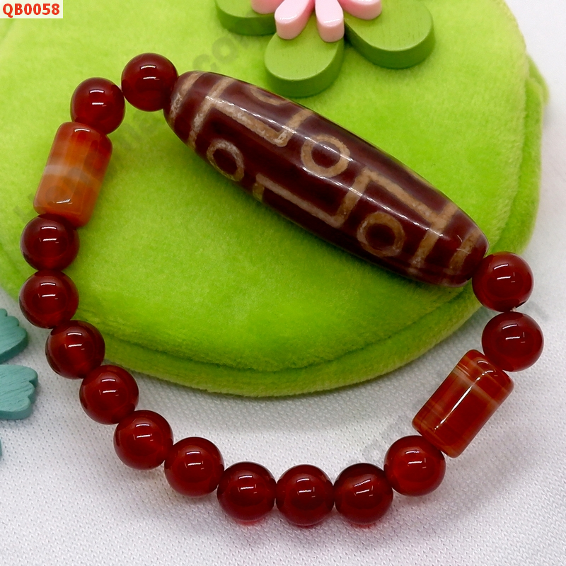 QB0058 สร้อยข้อมือ DZI 9 ตา ราคา 649 บาท http://www.hengmark.com/view_product/QB0058.htm