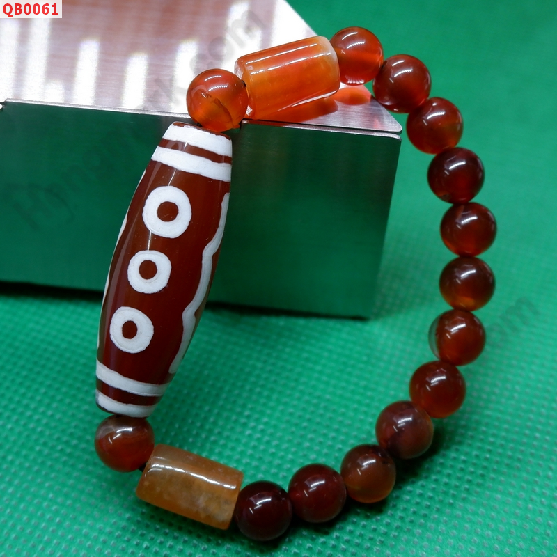 QB0061 สร้อยข้อมือ DZI 5 ตา ราคา 349 บาท http://www.hengmark.com/view_product/QB0061.htm