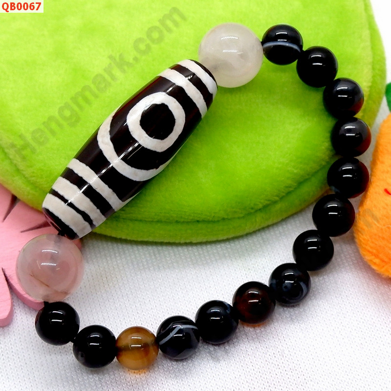 QB0067 สร้อยข้อมือ DZI 2 ตา ราคา 429 บาท http://www.hengmark.com/view_product/QB0067.htm