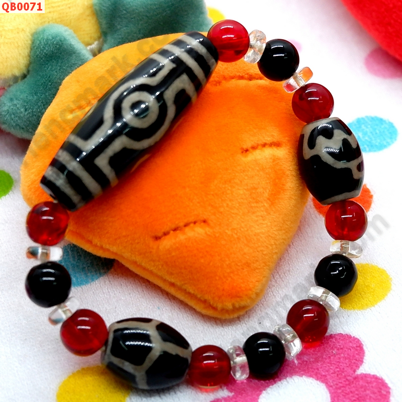 QB0071 สร้อยข้อมือ DZI  7 ตา ราคา 499 บาท http://www.hengmark.com/view_product/QB0071.htm QB0071 สร้อยข้อมือ DZI  7 ตา ราคา 499 บาท http://www.hengmark.com/view_product/QB0071.htm