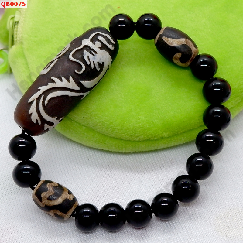 QB0075 สร้อยข้อมือ DZI ลายมังกร+ดอกบัว+หรูยี่ ราคา 579 บาท http://www.hengmark.com/view_product/QB0075.htm