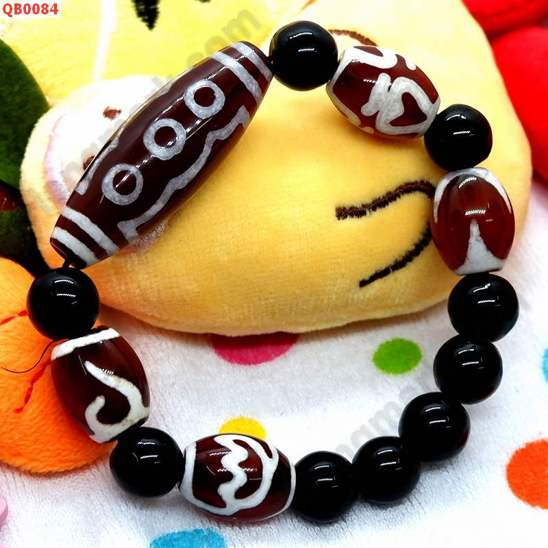 QB0084 สร้อยข้อมือ DZI  5 ตา ราคา 599 บาท http://www.hengmark.com/view_product/QB0084.htm