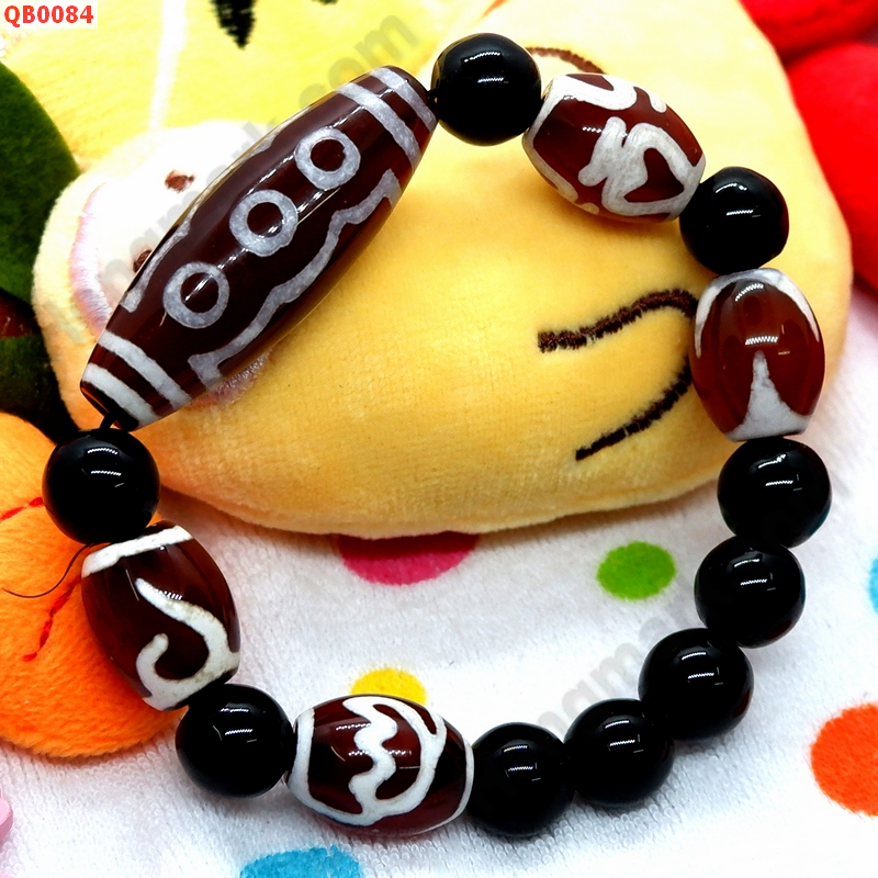QB0084 สร้อยข้อมือ DZI  5 ตา ราคา 699 บาท http://www.hengmark.com/view_product/QB0084.htm