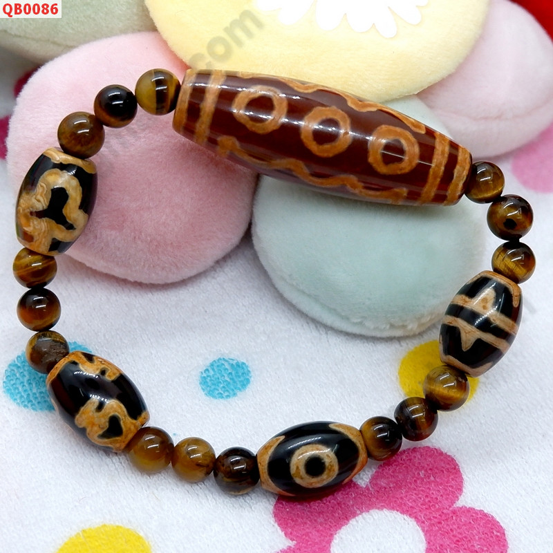 QB0086 สร้อยข้อมือ DZI 5 ตา ราคา 599 บาท http://www.hengmark.com/view_product/QB0086.htm