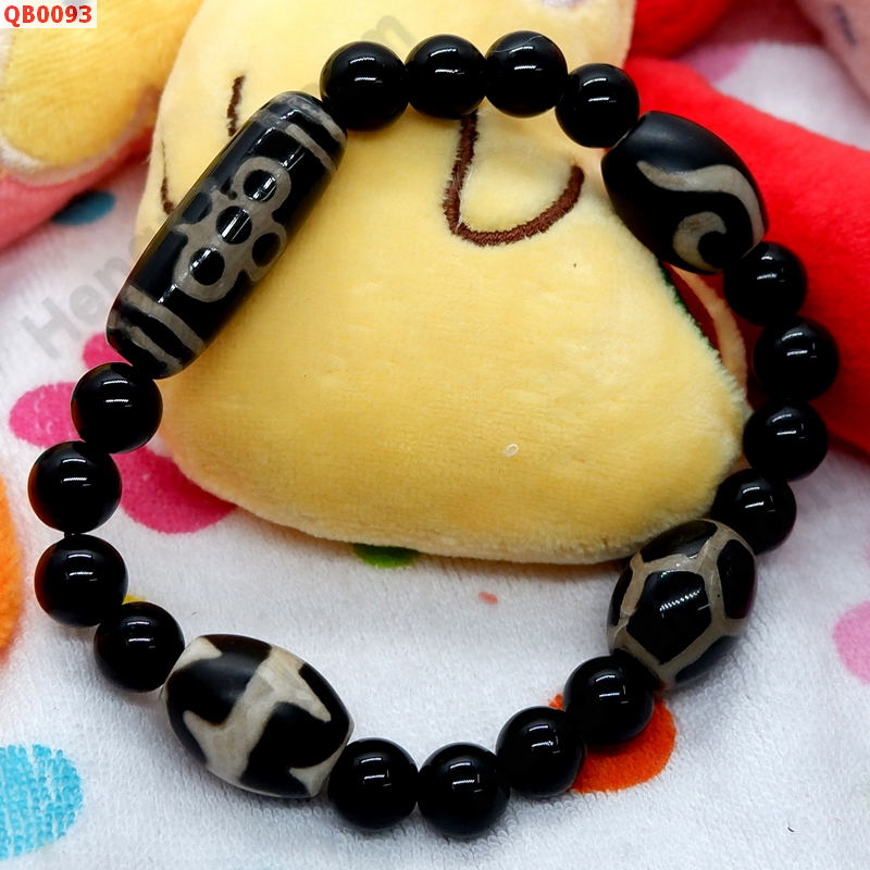 QB0093 สร้อยข้อมือ DZI 5 ตา สายฟ้า ราคา 699 บาท http://www.hengmark.com/view_product/QB0093.htm