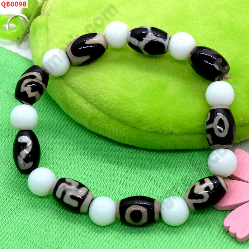 QB0098 สร้อยข้อมือ DZI 9 ลาย ราคา 499 บาท http://www.hengmark.com/view_product/QB0098.htm QB0098 สร้อยข้อมือ DZI 9 ลาย ราคา 499 บาท http://www.hengmark.com/view_product/QB0098.htm