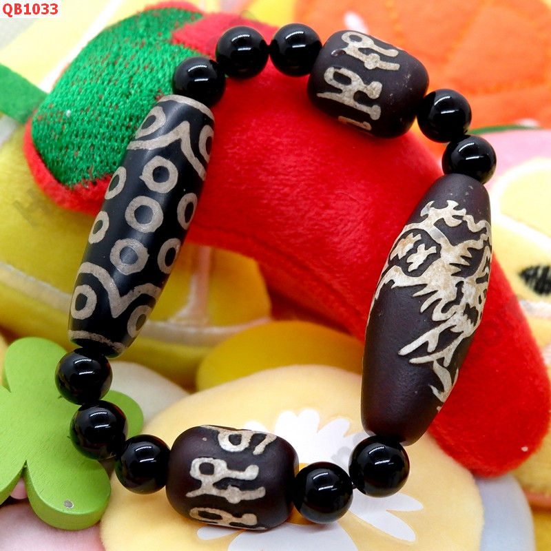 QB1033 สร้อยข้อมือหินทิเบต 21 ตาและมังกร ราคา 799 บาท http://www.hengmark.com/view_product/QB1033.htm