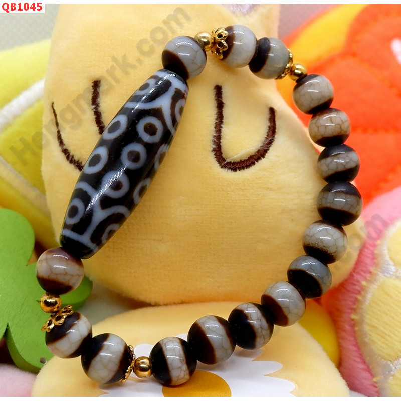 QB1045 สร้อยข้อมือหินทิเบต 21 ตา  ราคา 2919 บาท http://www.hengmark.com/view_product/QB1045.htm