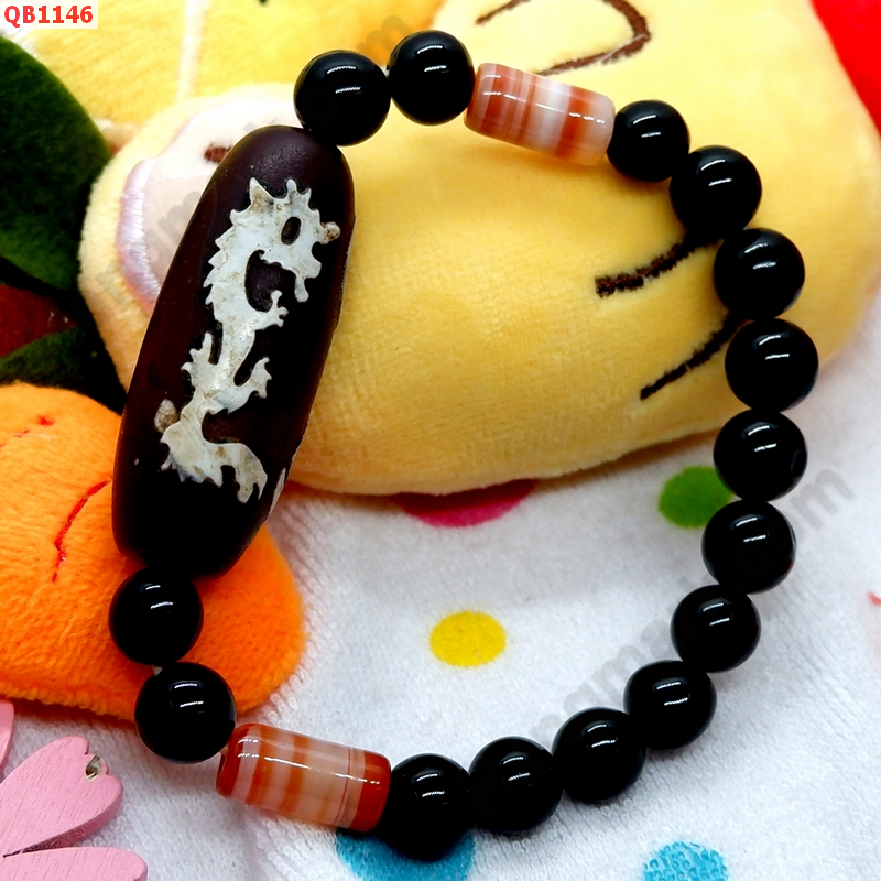 QB1146 สร้อยข้อมือหิน DZI ลายมังกรคู่ ร้อยด้วยหินสีดำ ราคา 449 บาท http://www.hengmark.com/view_product/QB1146.htm QB1146 สร้อยข้อมือหิน DZI ลายมังกรคู่ ร้อยด้วยหินสีดำ ราคา 449 บาท http://www.hengmark.com/view_product/QB1146.htm