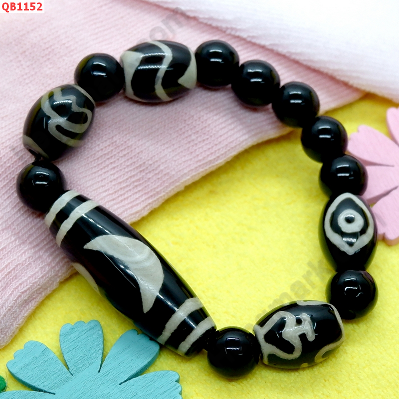 QB1152 สร้อยข้อมือหิน DZI ลายดาว+ 4 ลาย ราคา 699 บาท http://www.hengmark.com/view_product/QB1152.htm