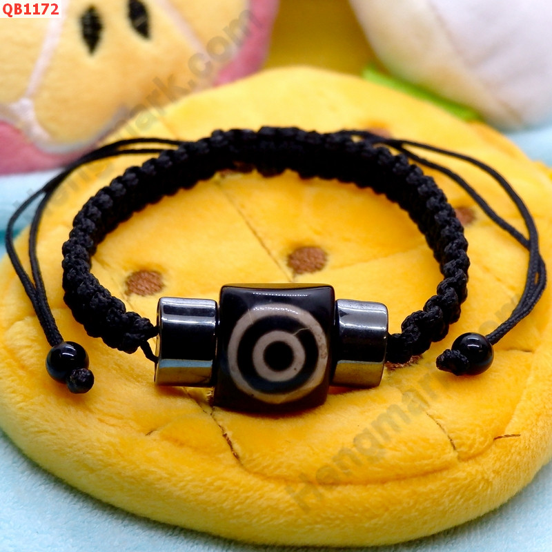 QB1172 สร้อยข้อมือDZI ตามังกร เชือกถัก ราคา 199 บาท http://www.hengmark.com/view_product/QB1172.htm