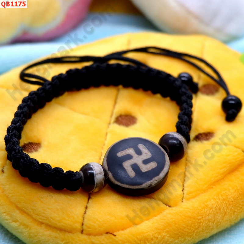 QB1175 สร้อยข้อมือDZI สวัสดิกะ เชือกถัก ราคา 239 บาท http://www.hengmark.com/view_product/QB1175.htm QB1175 สร้อยข้อมือDZI สวัสดิกะ เชือกถัก ราคา 239 บาท http://www.hengmark.com/view_product/QB1175.htm