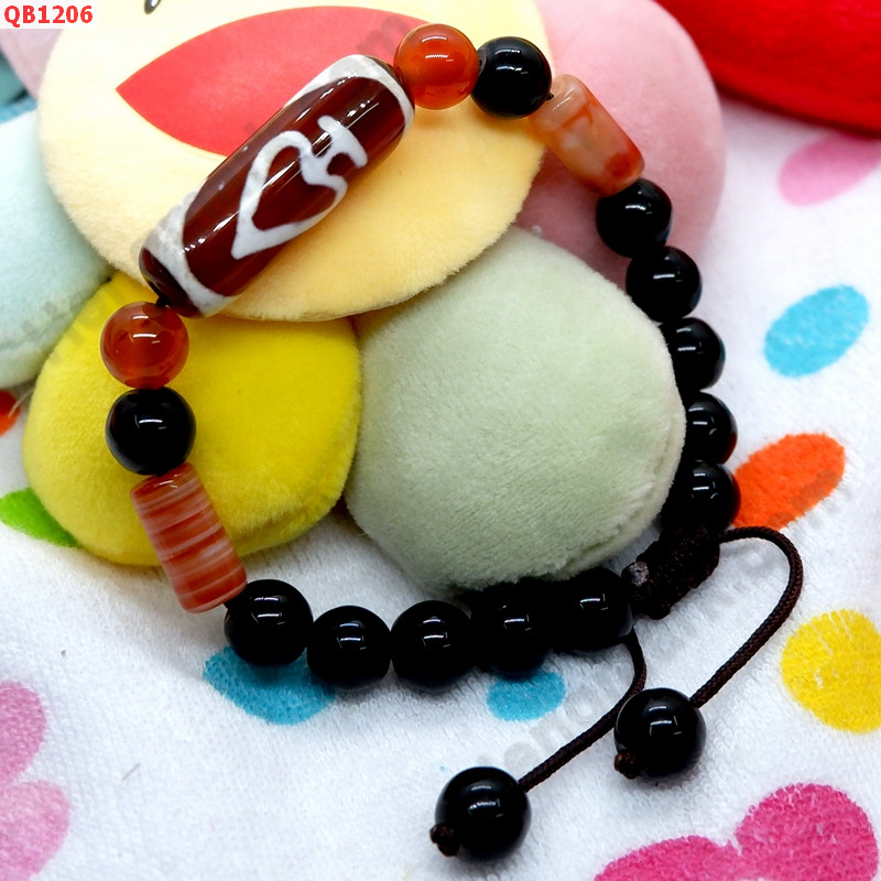 QB1206 สร้อยข้อมือ DZI ลายแก้ววิเศษ ราคา 349 บาท http://www.hengmark.com/view_product/QB1206.htm