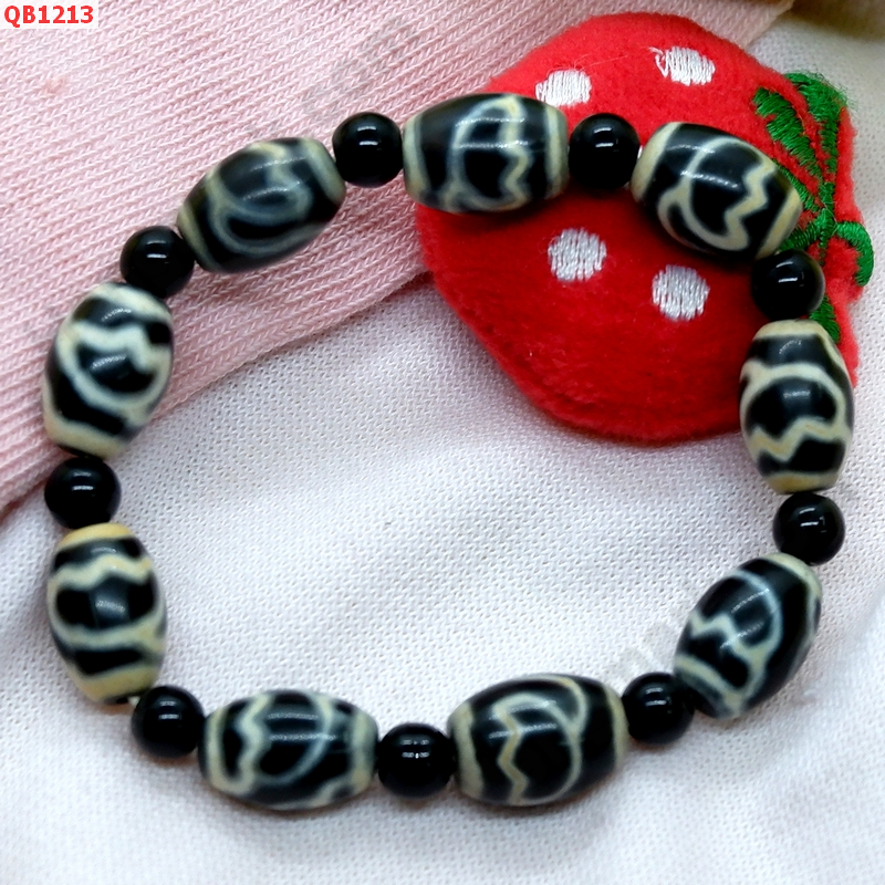 QB1213 สร้อยข้อมือ DZI ลายดอกบัว 9 เม็ด ราคา 939 บาท http://www.hengmark.com/view_product/QB1213.htm